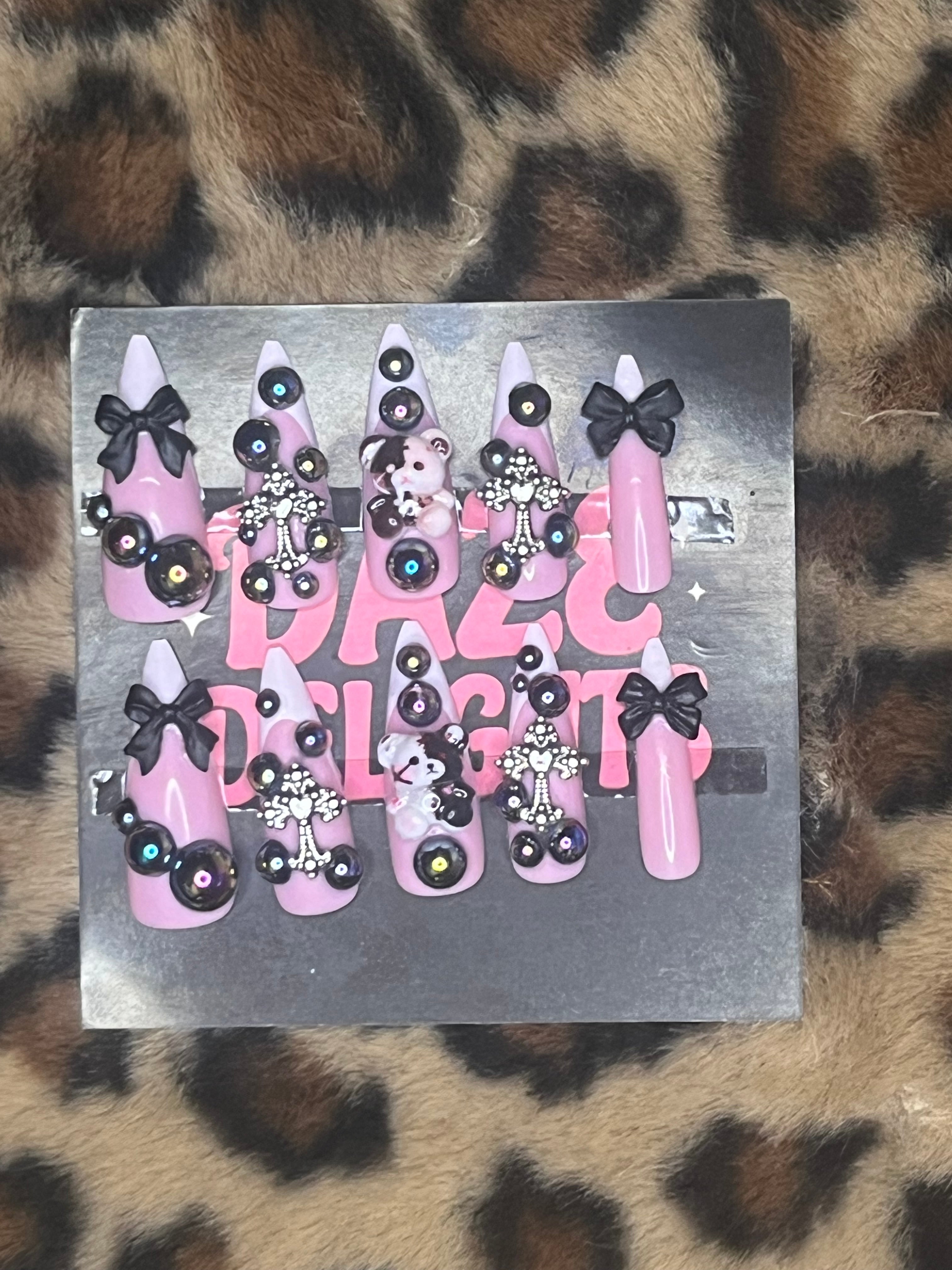 small black metal stelleto press on nails