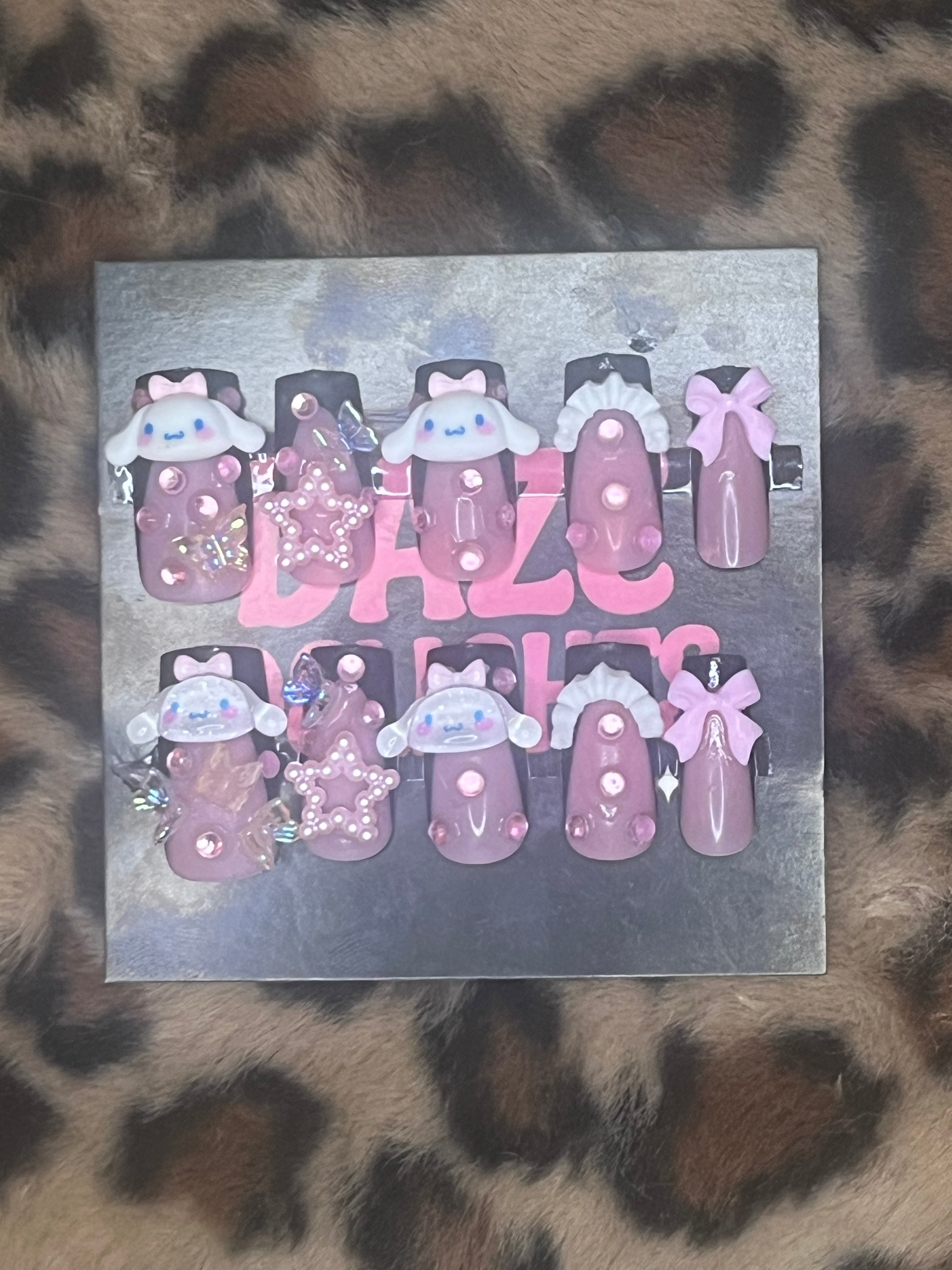 x-large pink and white cinnomonroll press on nails